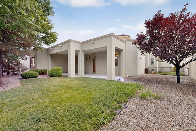 8200 Grape Harvest Court NE, Albuquerque, NM 87122