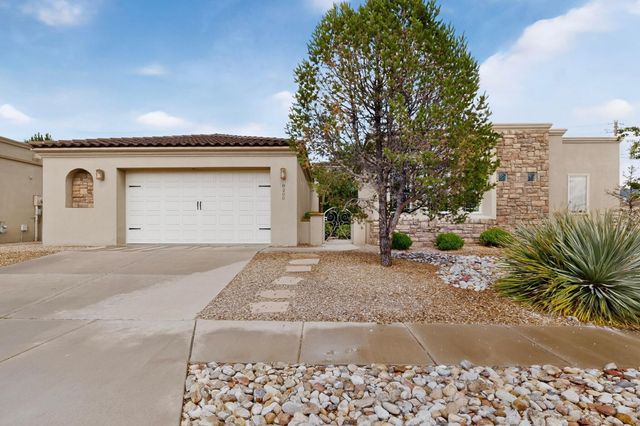 8200 Grape Harvest Court NE, Albuquerque, NM 87122
