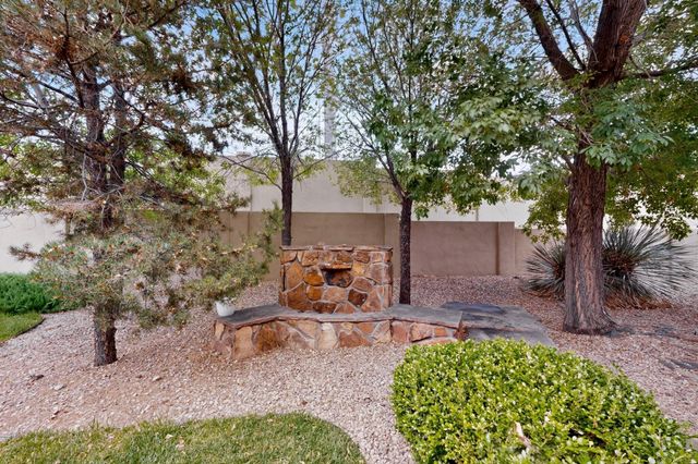 8200 Grape Harvest Court NE, Albuquerque, NM 87122