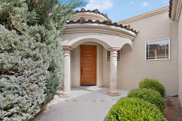 8200 Grape Harvest Court NE, Albuquerque, NM 87122
