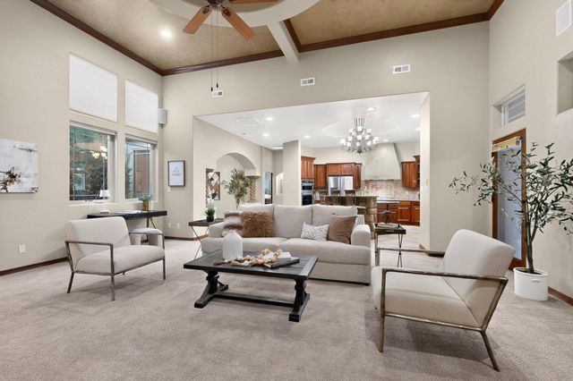 8200 Grape Harvest Court NE, Albuquerque, NM 87122