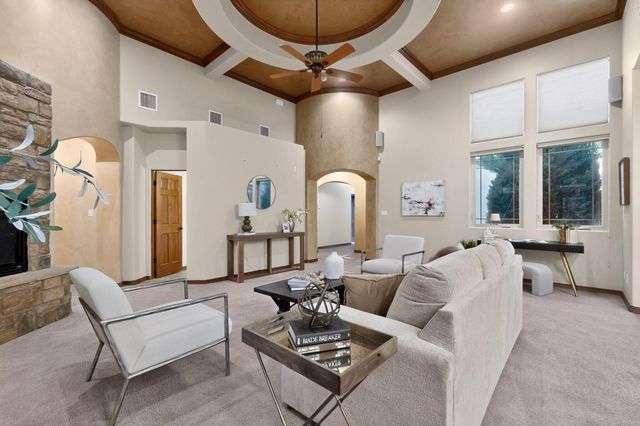 8200 Grape Harvest Court NE, Albuquerque, NM 87122