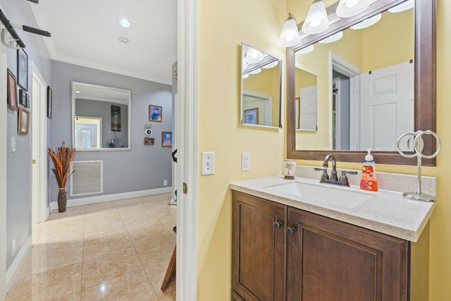 7202 CATALINA ISLE Drive, Lake Worth, FL 33467