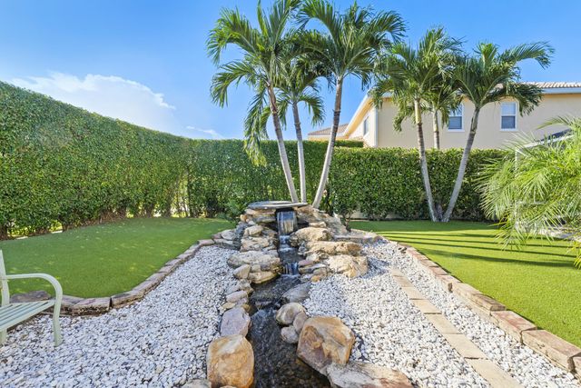 7202 CATALINA ISLE Drive, Lake Worth, FL 33467