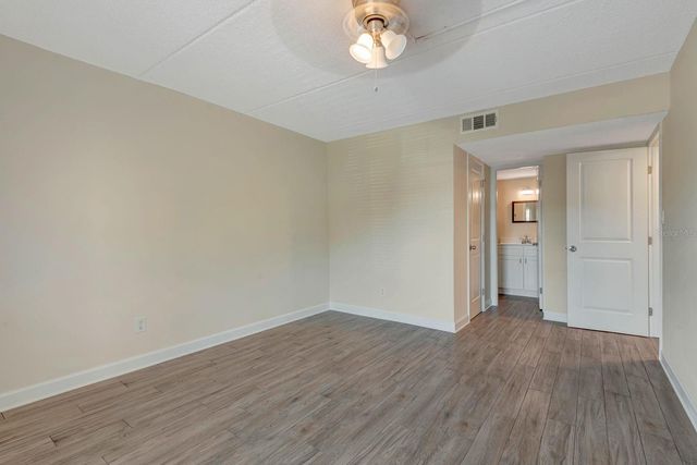 1122 84TH TERRACE N A, St Petersburg, FL 33702