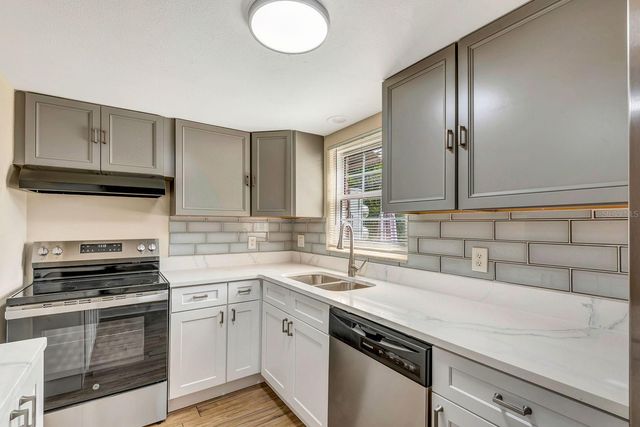 1122 84TH TERRACE N A, St Petersburg, FL 33702