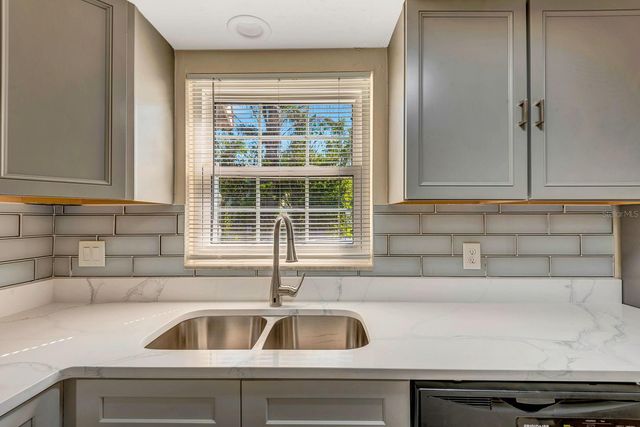 1122 84TH TERRACE N A, St Petersburg, FL 33702