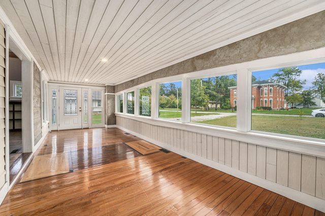 726 W Milroy Avenue, Rensselaer, IN 47978