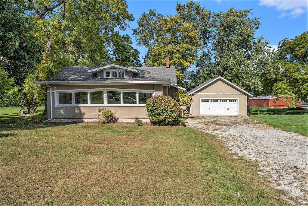 726 W Milroy Avenue, Rensselaer, IN 47978