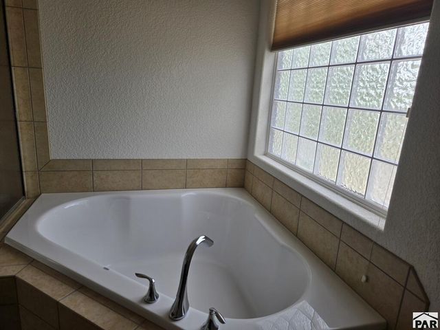 1652 W Hermosa Dr, Pueblo, CO 81007