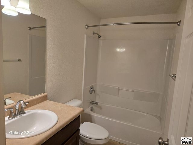 1652 W Hermosa Dr, Pueblo, CO 81007
