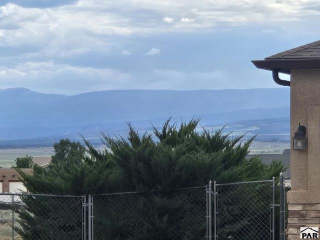 1652 W Hermosa Dr, Pueblo, CO 81007