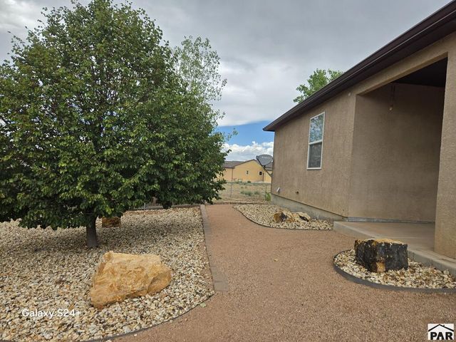 1652 W Hermosa Dr, Pueblo, CO 81007