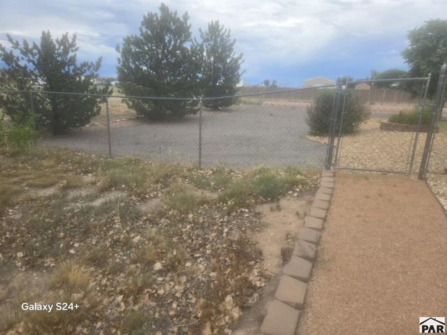 1652 W Hermosa Dr, Pueblo, CO 81007