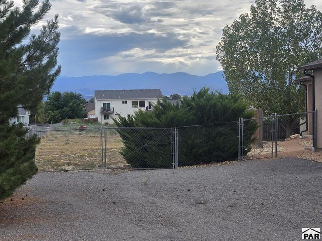 1652 W Hermosa Dr, Pueblo, CO 81007