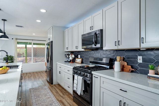 2301 W Montrose Place, Tucson, AZ 85741