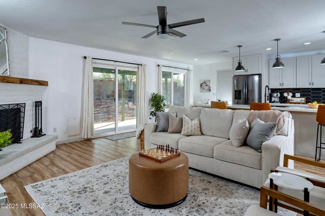 2301 W Montrose Place, Tucson, AZ 85741