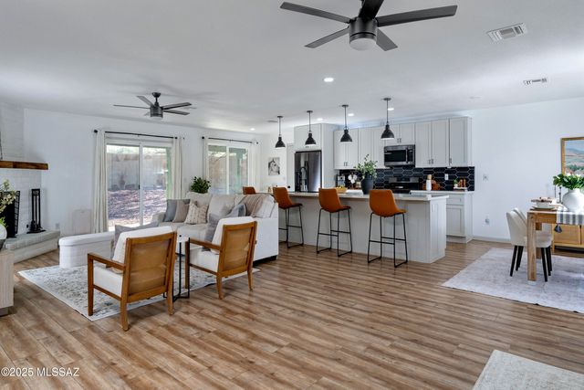 2301 W Montrose Place, Tucson, AZ 85741