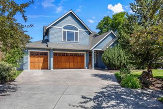2044 NE Cradle Mountain Way, Bend, OR 97701