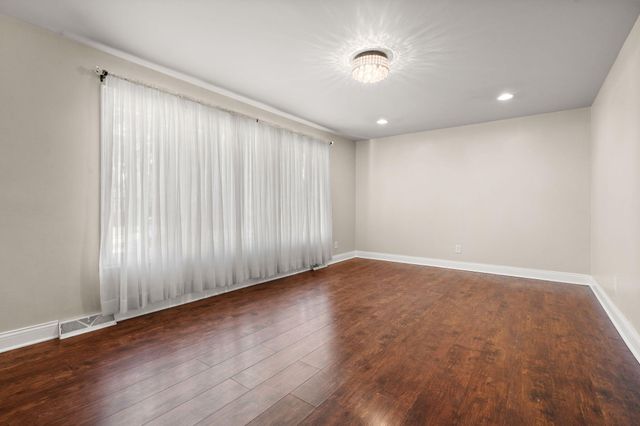 7220 Tyler Court, Merrillville, IN 46410