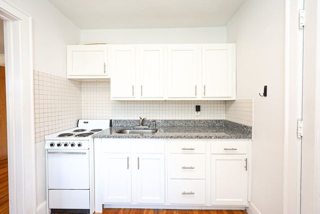 195 Thomas Burgin Pkwy 407, Quincy, MA 02169