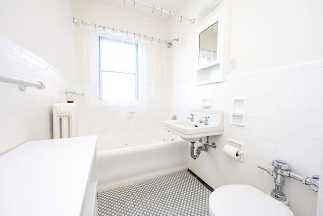 195 Thomas Burgin Pkwy 407, Quincy, MA 02169