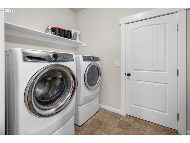 2037 Se CENTURION Way, Gresham, OR 97080