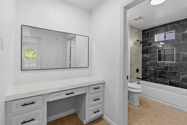 710 W 10th Street, Houston, TX 77008