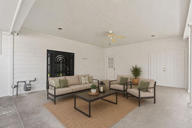 710 W 10th Street, Houston, TX 77008
