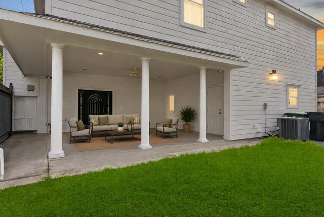 710 W 10th Street, Houston, TX 77008