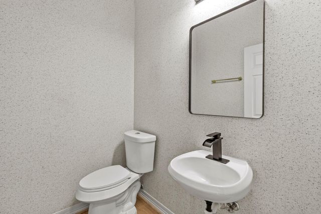 710 W 10th Street, Houston, TX 77008