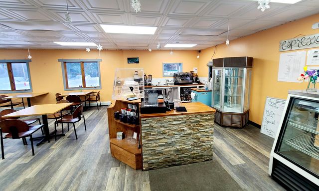 696 DAHL LANE, Fairbanks, AK 99712