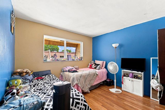 6 Spinning Wheel Lane, Tamarac, FL 33319