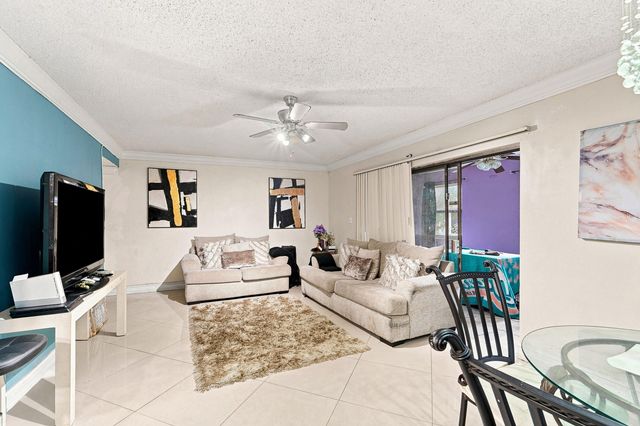 6 Spinning Wheel Lane, Tamarac, FL 33319
