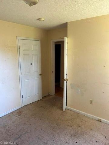 3216 Wellingford Drive, High Point, NC 27265