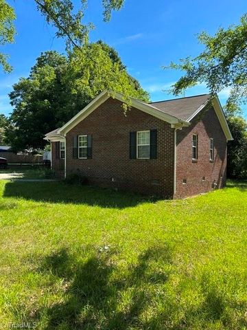 3216 Wellingford Drive, High Point, NC 27265