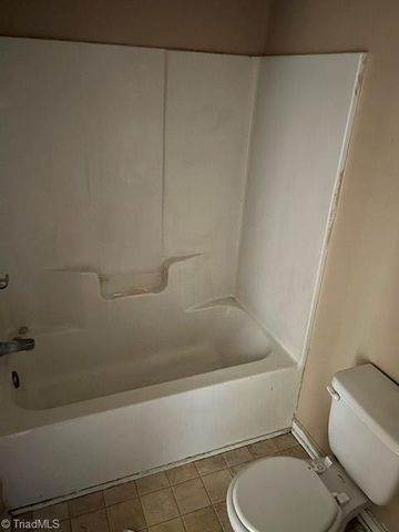 3216 Wellingford Drive, High Point, NC 27265
