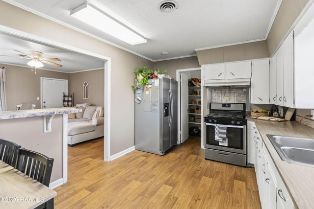 1061 Anse Broussard Highway, Breaux Bridge, LA 70517