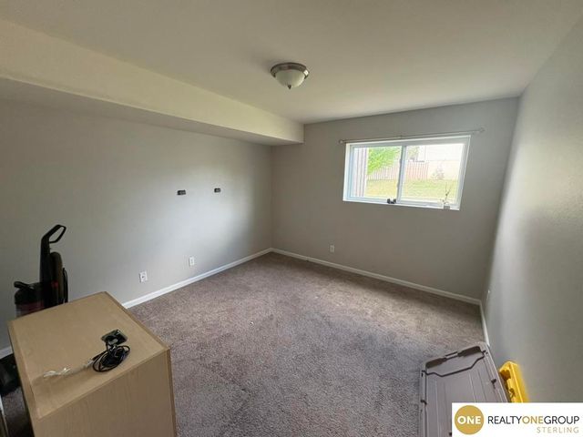 19604 V Street, Omaha, NE 68135