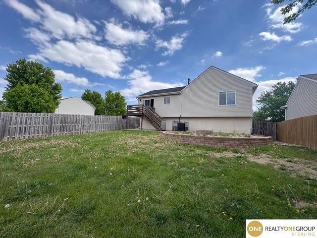 19604 V Street, Omaha, NE 68135