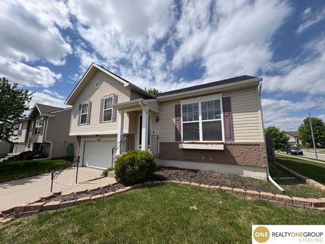 19604 V Street, Omaha, NE 68135