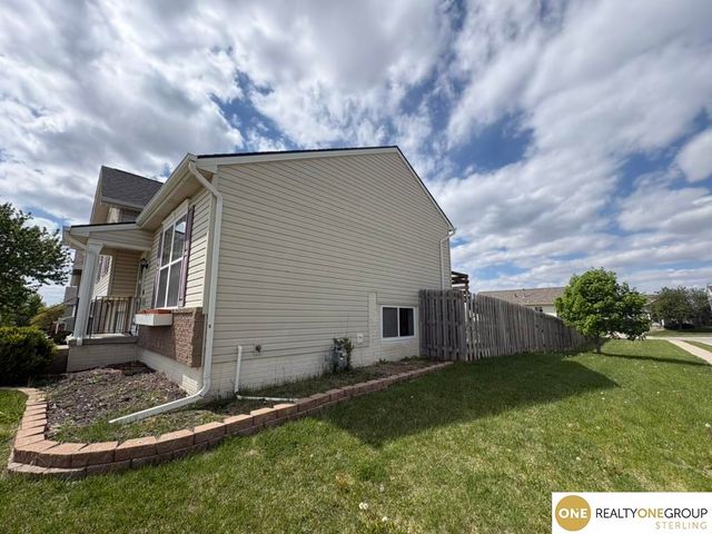 19604 V Street, Omaha, NE 68135