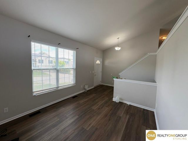 19604 V Street, Omaha, NE 68135