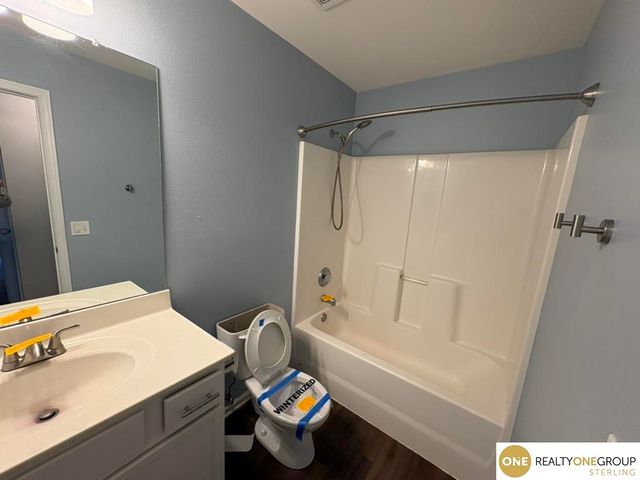 19604 V Street, Omaha, NE 68135
