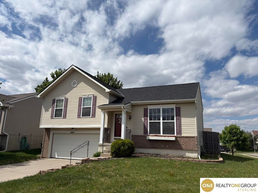 19604 V Street, Omaha, NE 68135