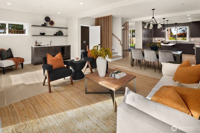 3949 A W Barrett Lane, Seattle, WA 98199