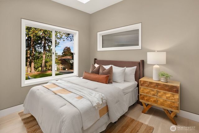 3949 A W Barrett Lane, Seattle, WA 98199