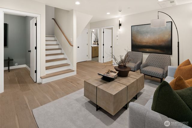 3949 A W Barrett Lane, Seattle, WA 98199