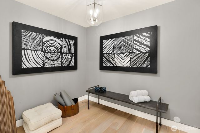 3949 A W Barrett Lane, Seattle, WA 98199