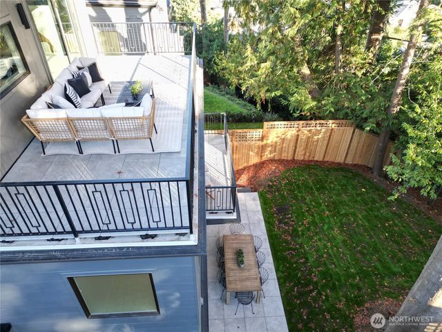 3949 A W Barrett Lane, Seattle, WA 98199